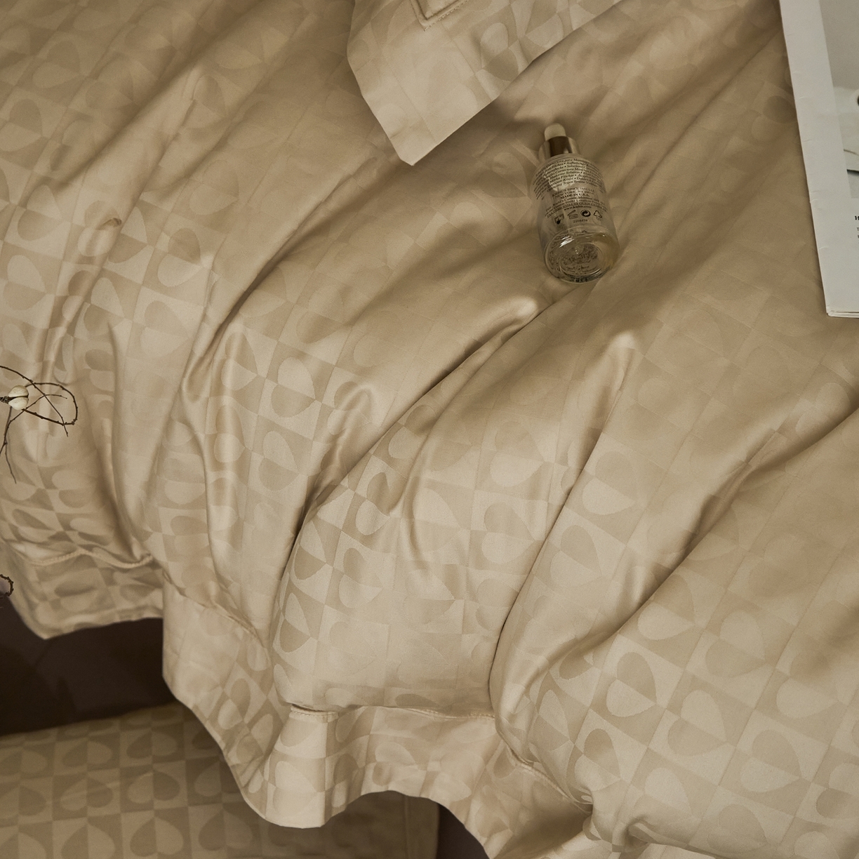 91家纺网 家纺一手货源 找家纺 顾家家居 2025新款亲肤舒适全棉纯棉提花四件套 塞纳-云母米