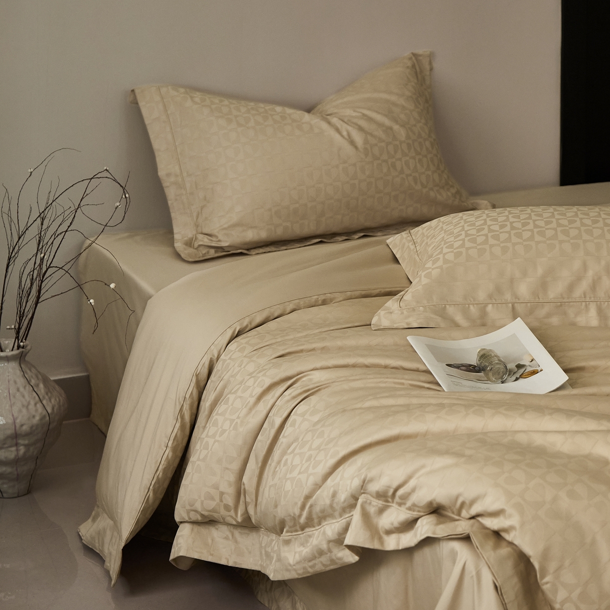 91家纺网 家纺一手货源 找家纺 顾家家居 2025新款亲肤舒适全棉纯棉提花四件套 塞纳-云母米