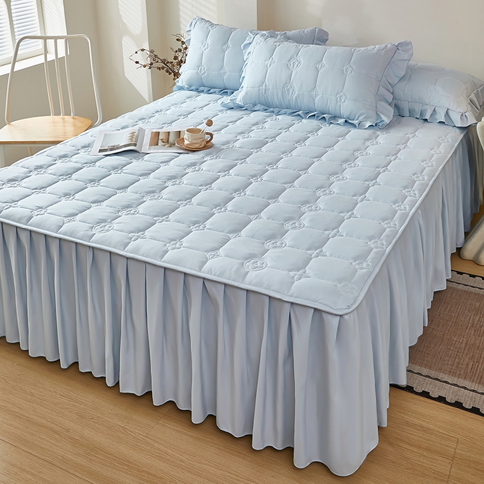 91家纺网 家纺一手货源 找家纺 （总）瑞兴纺 2025新款水洗磨毛夹棉床裙三件套系列-幸运格