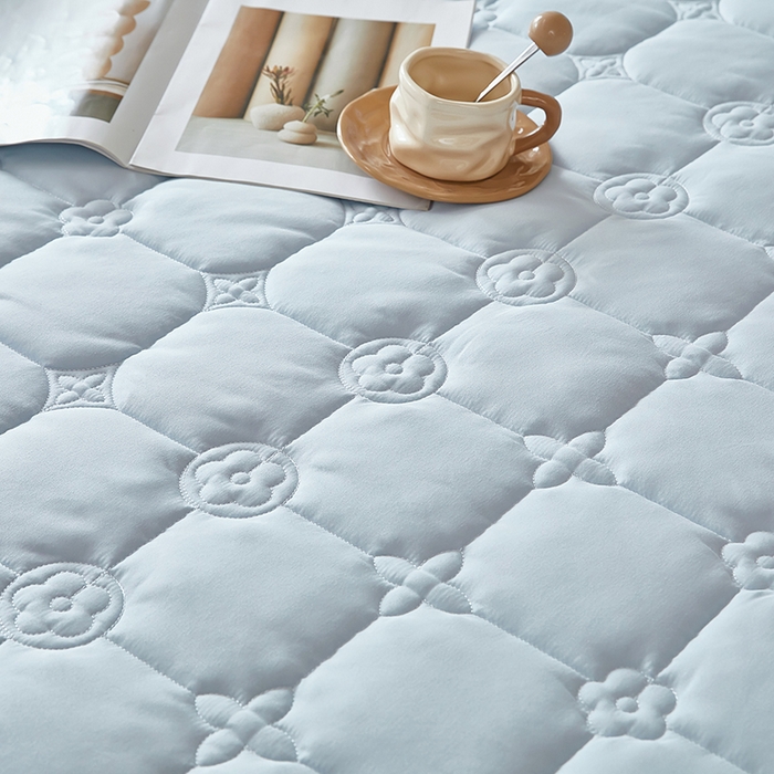 91家纺网 家纺一手货源 找家纺 瑞兴纺 2025新款水洗磨毛夹棉床裙三件套系列-幸运格 幸运格-海洋蓝