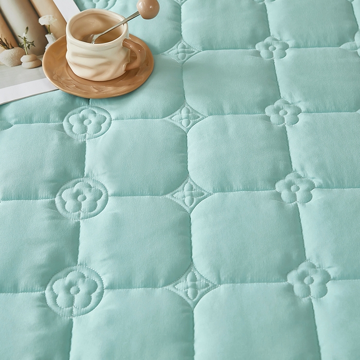 91家纺网 家纺一手货源 找家纺 瑞兴纺 2025新款水洗磨毛夹棉床裙三件套系列-幸运格 幸运格-梦兰