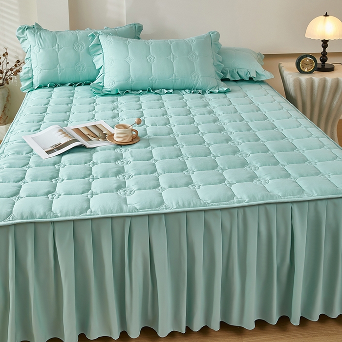 91家纺网 家纺一手货源 找家纺 瑞兴纺 2025新款水洗磨毛夹棉床裙三件套系列-幸运格 幸运格-梦兰