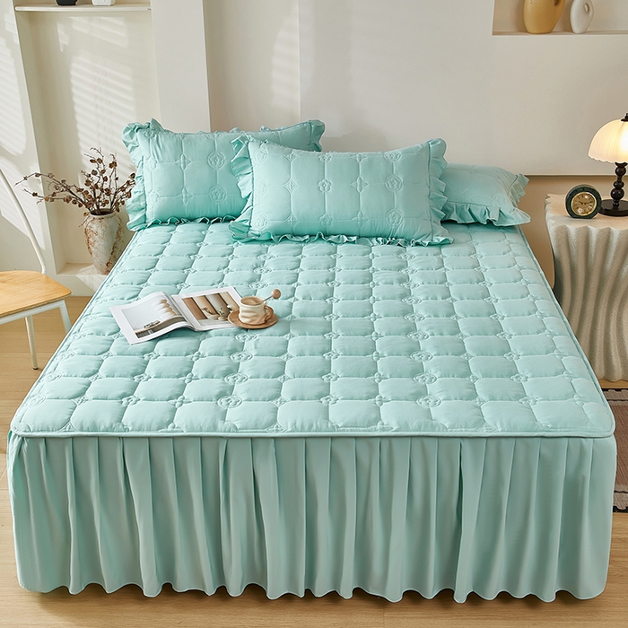 91家纺网 家纺一手货源 找家纺 瑞兴纺 2025新款水洗磨毛夹棉床裙三件套系列-幸运格 幸运格-梦兰