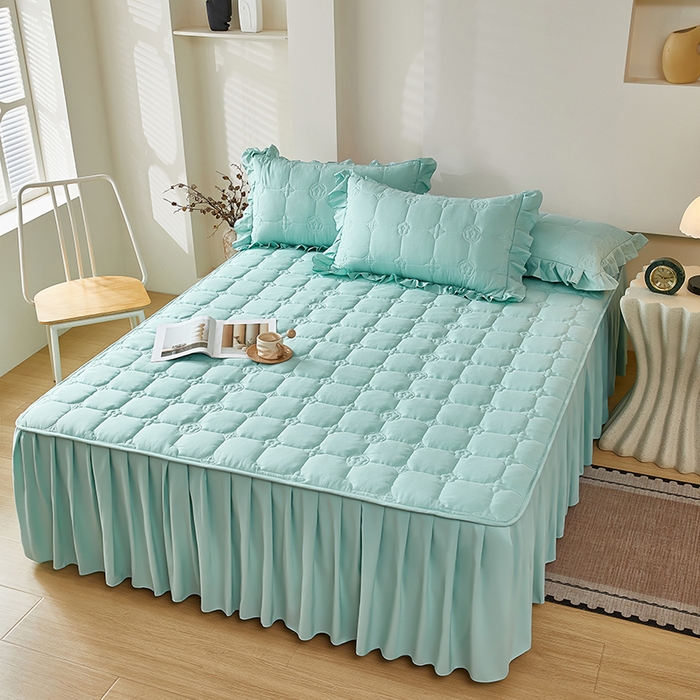 91家纺网 家纺一手货源 找家纺 瑞兴纺 2025新款水洗磨毛夹棉床裙三件套系列-幸运格 幸运格-梦兰