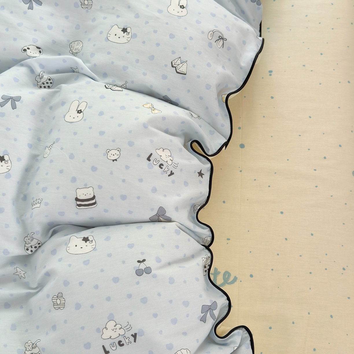 91家纺网 家纺一手货源 找家纺 （总）女子家纺 2025新款嵌绳蝴蝶结丝带工艺款四件套小红色热推