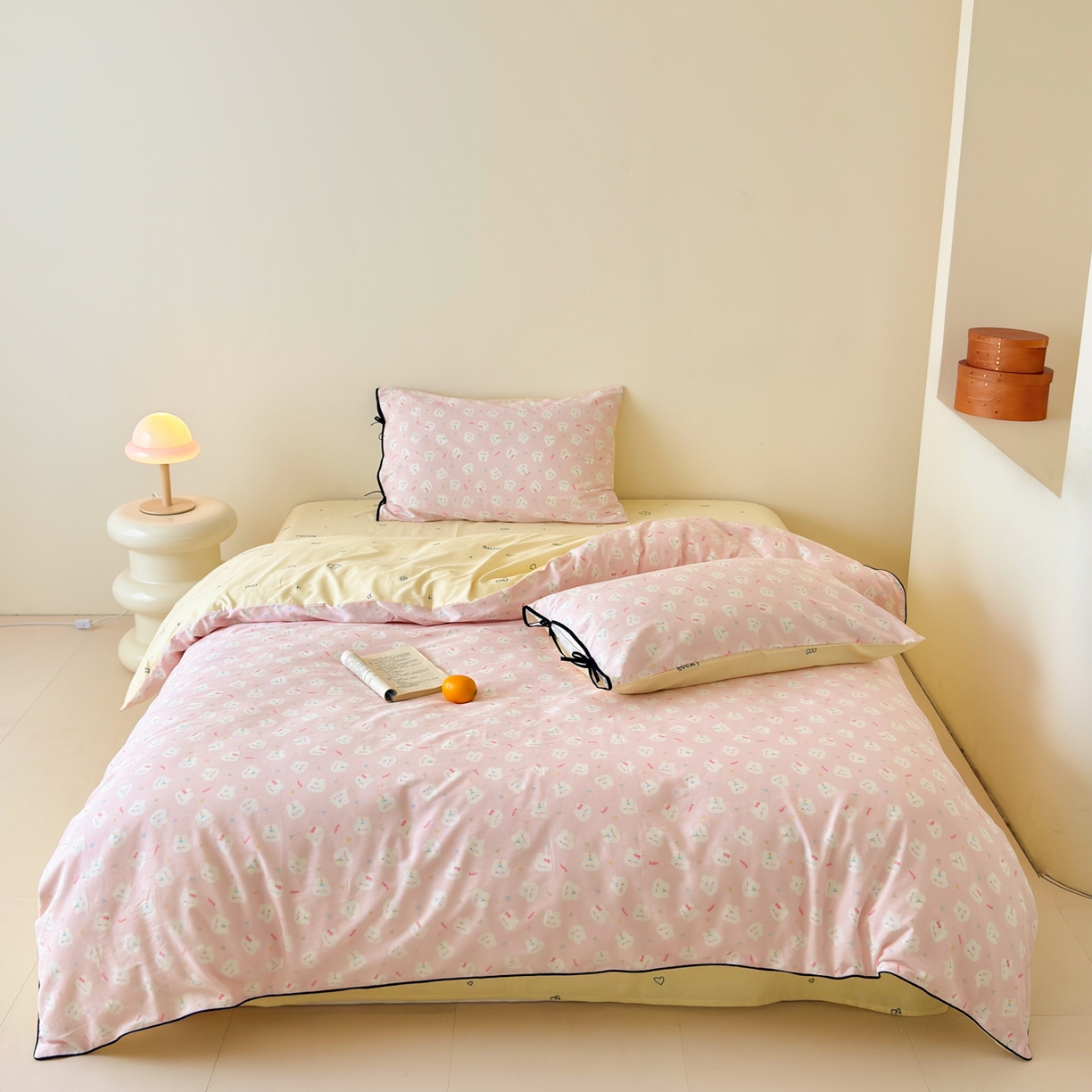 91家纺网 家纺一手货源 找家纺 （总）女子家纺 2025新款嵌绳蝴蝶结丝带工艺款四件套小红色热推