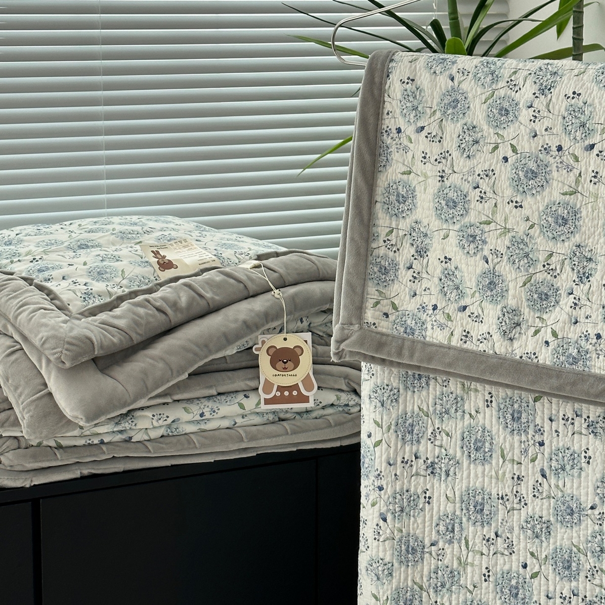 91家纺网 家纺一手货源 找家纺 （总）佰织鑫家居 2025新款棉加绒床盖款春秋被四件套