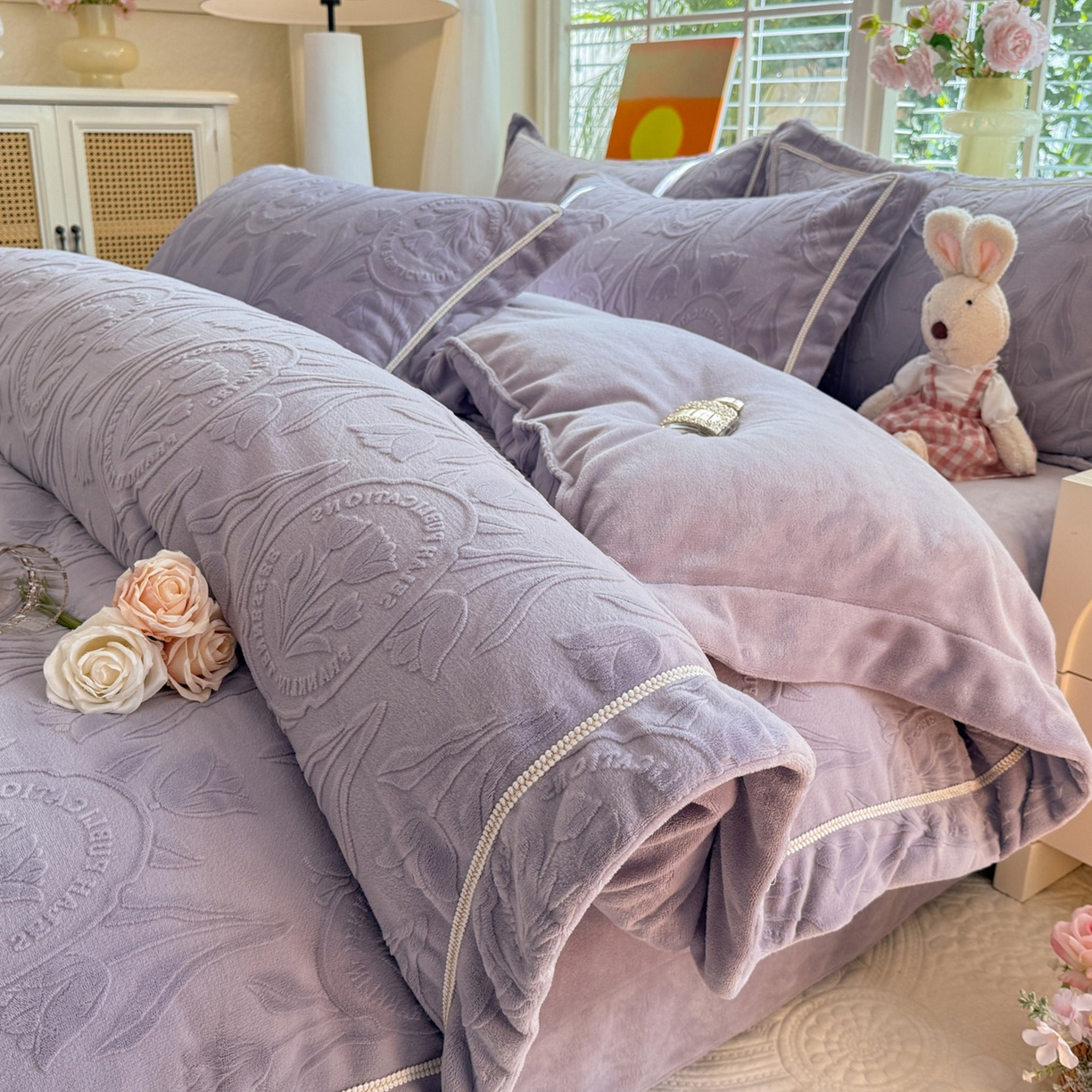 艾唯希家纺 2025新款全消光雕花绒织带款四件套牛奶绒-雕花织带系列 郁金香-紫