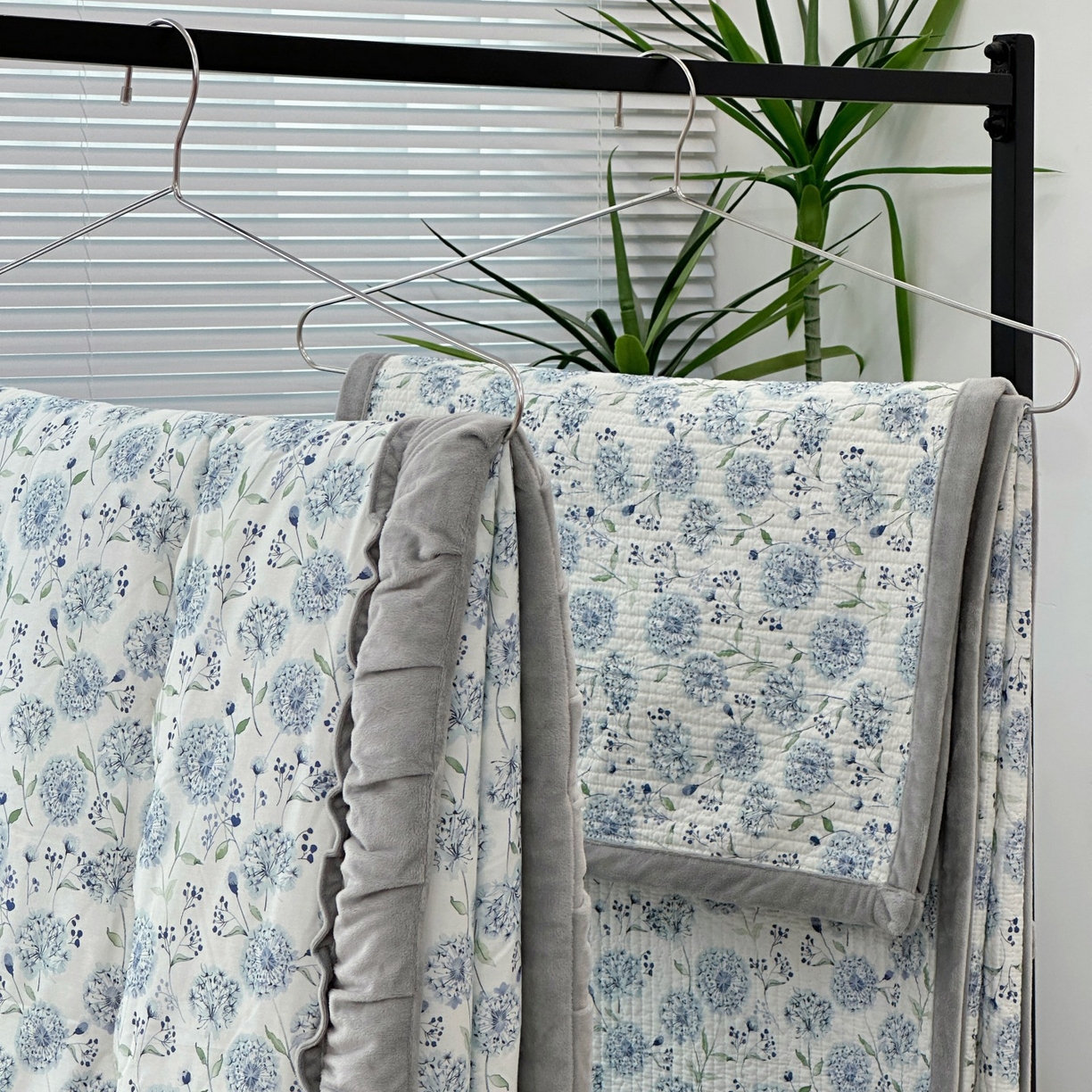 91家纺网 家纺一手货源 找家纺 （总）佰织鑫家居 2025新款棉加绒床盖款春秋被四件套