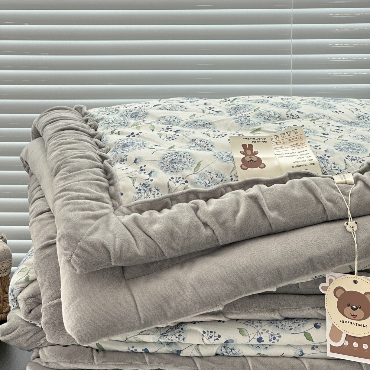 91家纺网 家纺一手货源 找家纺 佰织鑫家居 2025新款高克重宝宝绒婴儿绒春秋被子被芯 蒲公英