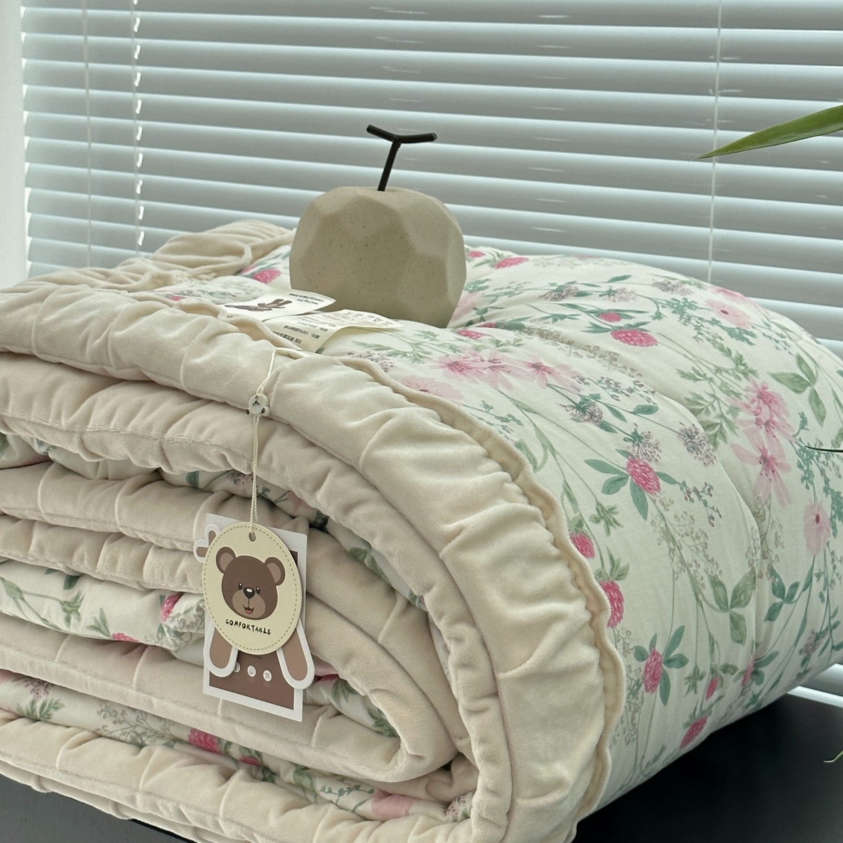 91家纺网 家纺一手货源 找家纺 佰织鑫家居 2025新款高克重宝宝绒婴儿绒春秋被子被芯 绣球花