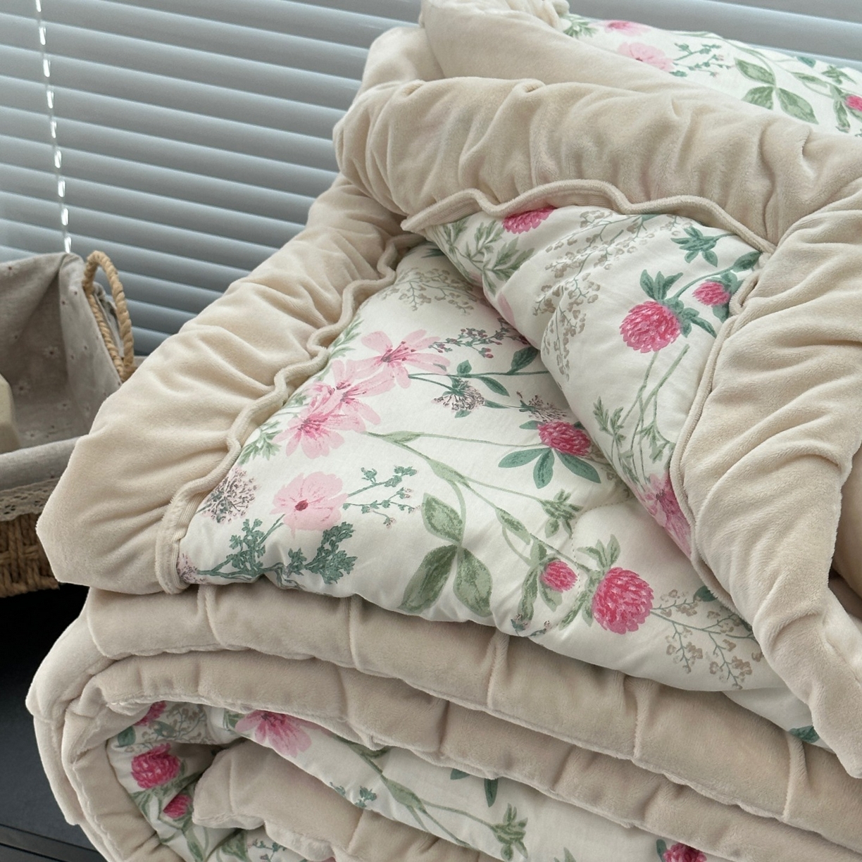 91家纺网 家纺一手货源 找家纺 佰织鑫家居 2025新款高克重宝宝绒婴儿绒春秋被子被芯 绣球花