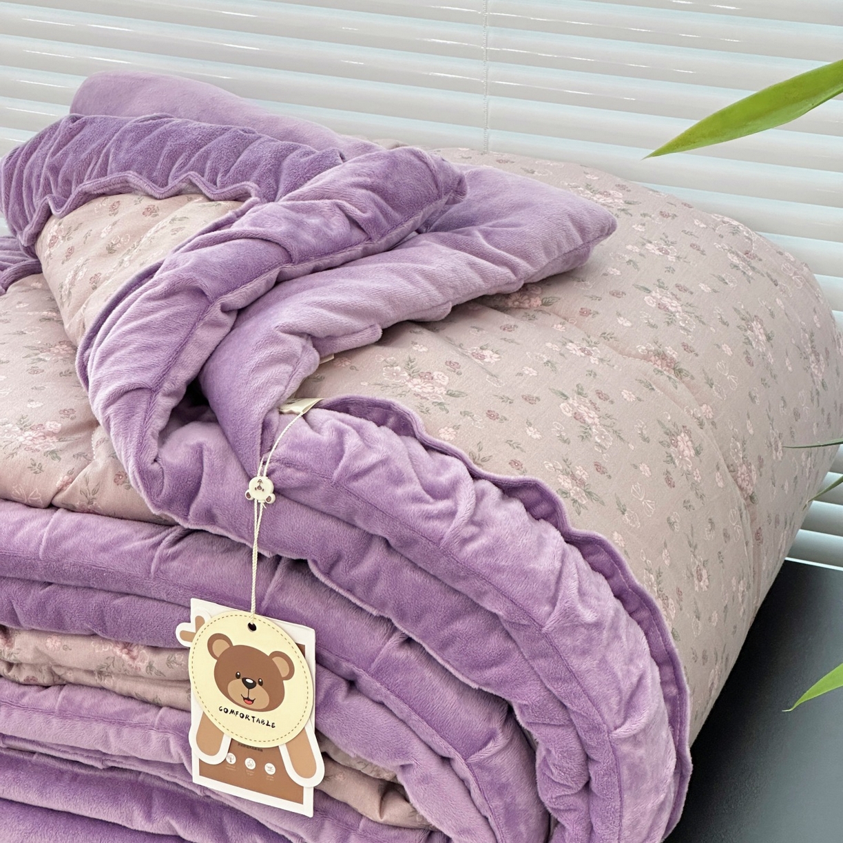 91家纺网 家纺一手货源 找家纺 佰织鑫家居 2025新款高克重宝宝绒婴儿绒春秋被子被芯 小花紫