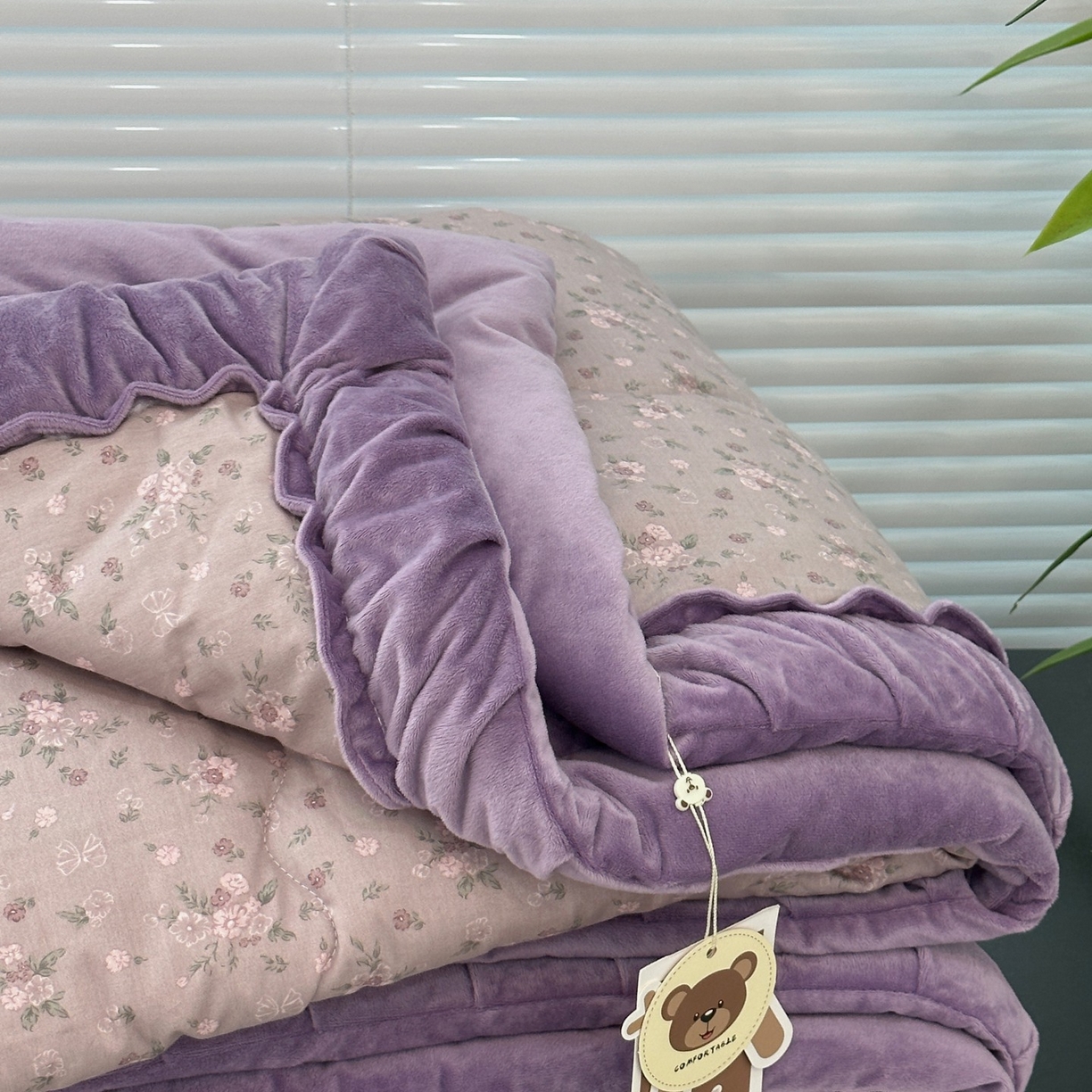91家纺网 家纺一手货源 找家纺 佰织鑫家居 2025新款高克重宝宝绒婴儿绒春秋被子被芯 小花紫