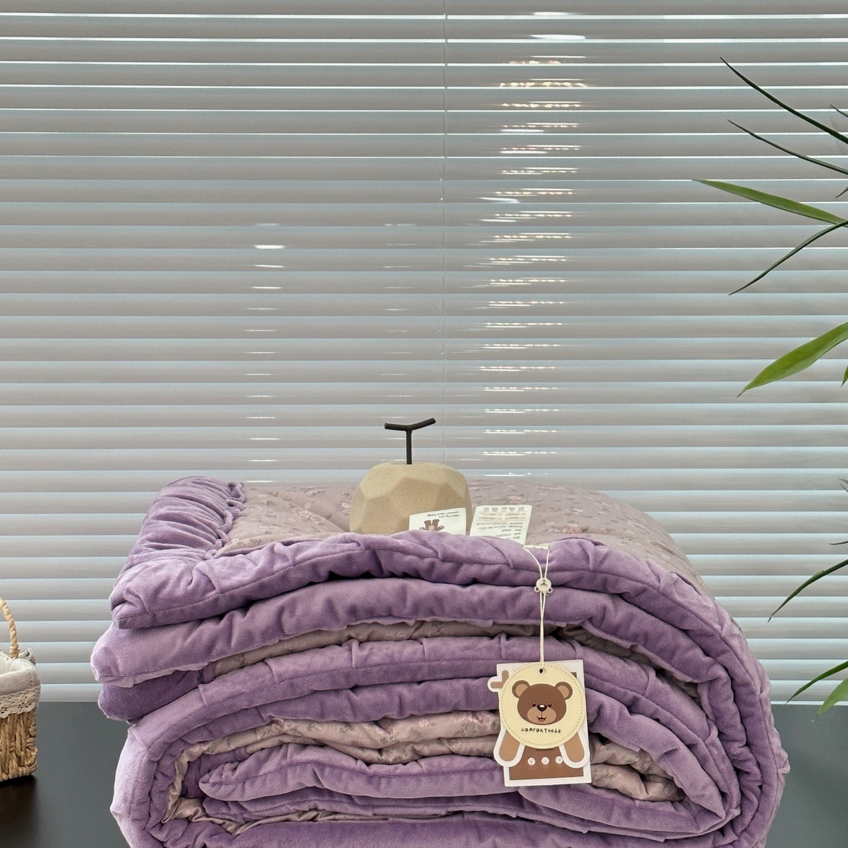 91家纺网 家纺一手货源 找家纺 佰织鑫家居 2025新款高克重宝宝绒婴儿绒春秋被子被芯 小花紫