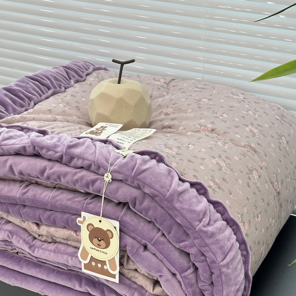 91家纺网 家纺一手货源 找家纺 佰织鑫家居 2025新款高克重宝宝绒婴儿绒春秋被子被芯 小花紫