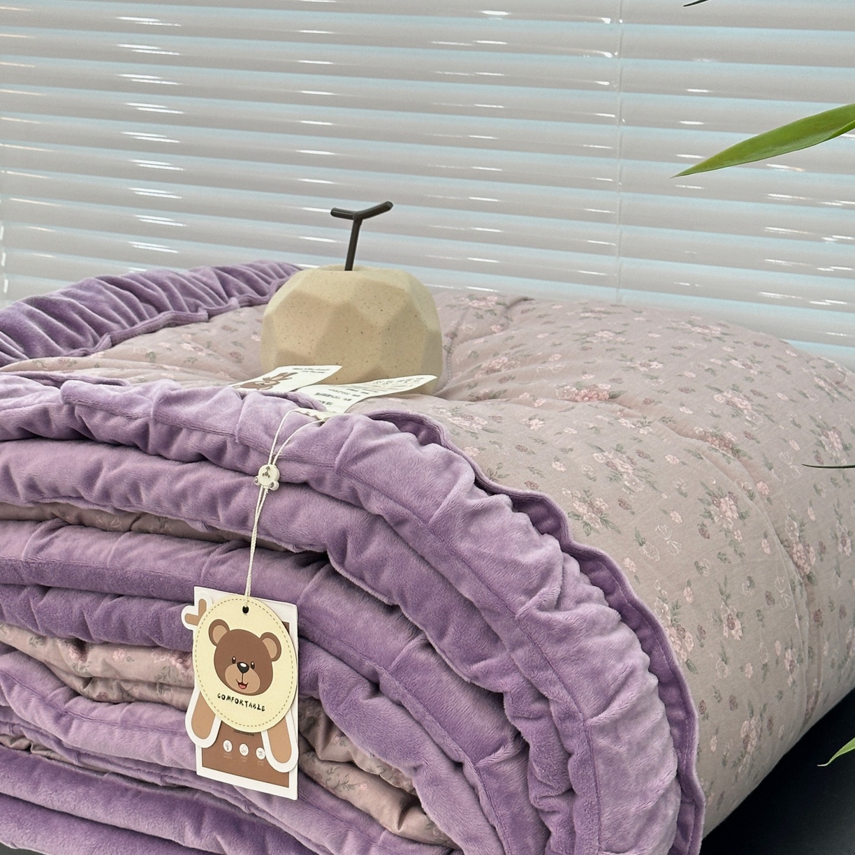 91家纺网 家纺一手货源 找家纺 佰织鑫家居 2025新款高克重宝宝绒婴儿绒春秋被子被芯 小花紫