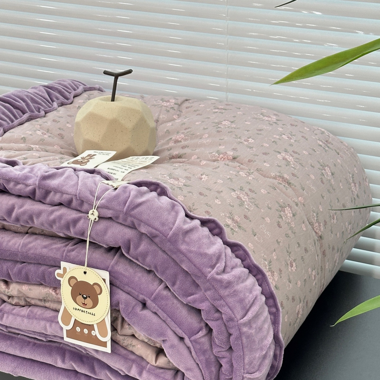 91家纺网 家纺一手货源 找家纺 佰织鑫家居 2025新款高克重宝宝绒婴儿绒春秋被子被芯 小花紫