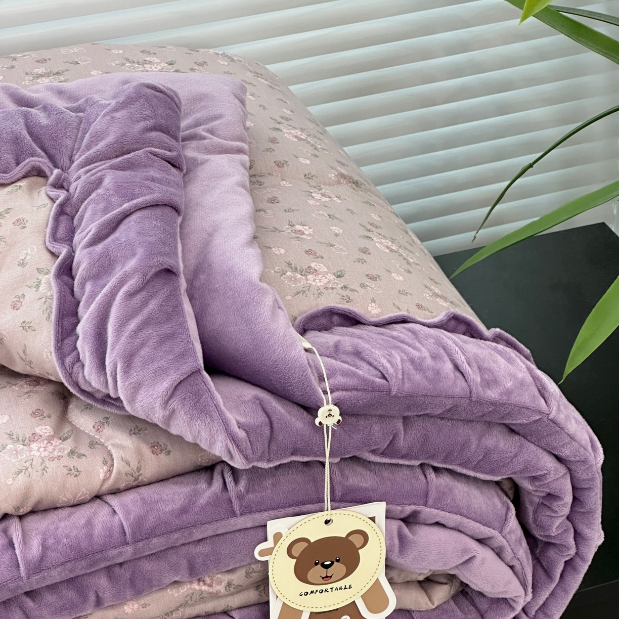 91家纺网 家纺一手货源 找家纺 佰织鑫家居 2025新款高克重宝宝绒婴儿绒春秋被子被芯 小花紫