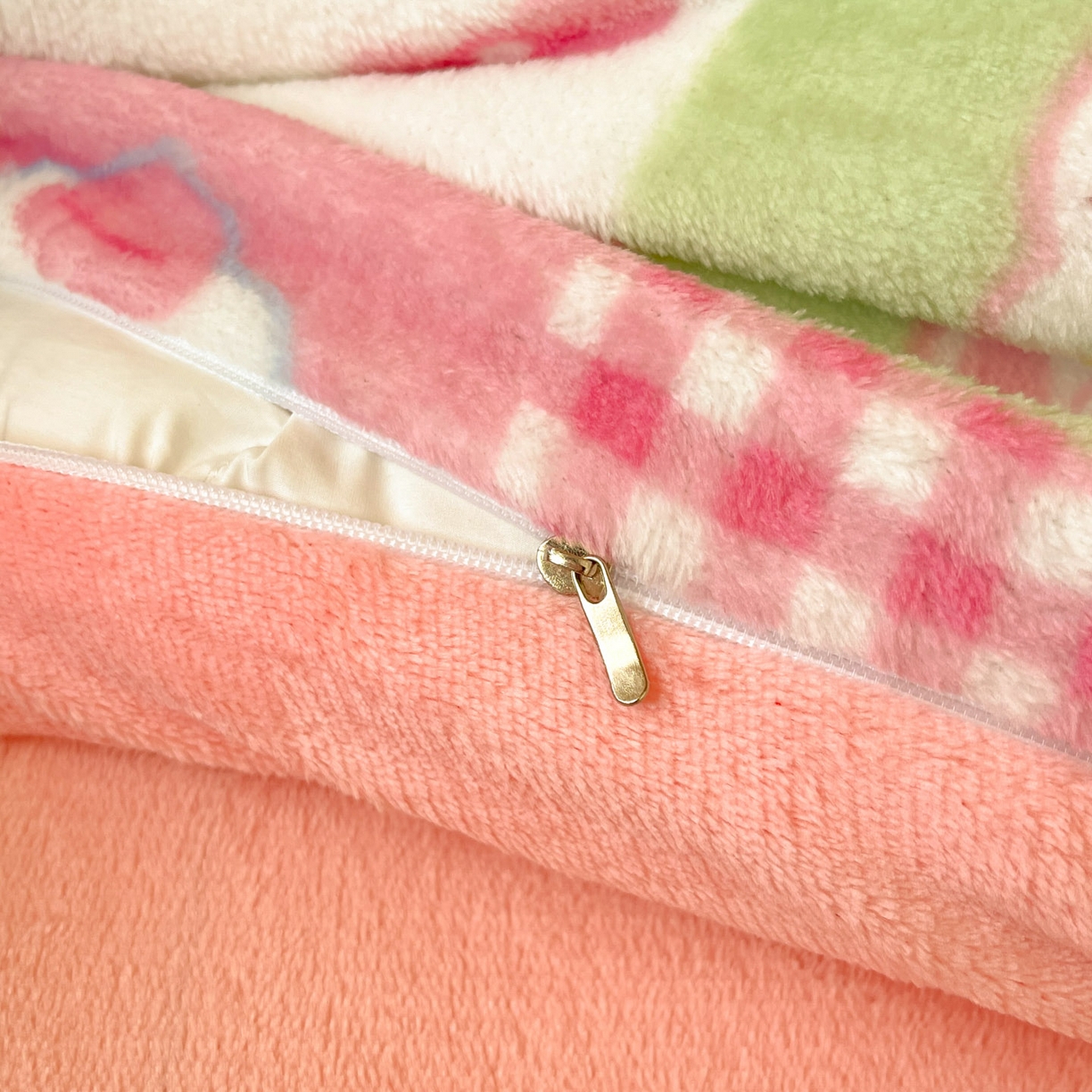 91家纺网 家纺一手货源 找家纺 寻米 2025新款高克重加厚保暖牛奶绒学生宿舍单床笠单件床笠 恋爱日记