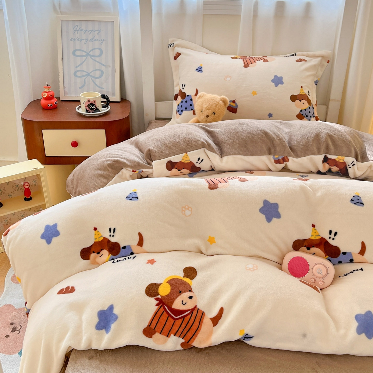 91家纺网 家纺一手货源 找家纺 寻米 2025新款高克重加厚保暖牛奶绒学生宿舍单床笠单件床笠 摇滚星球