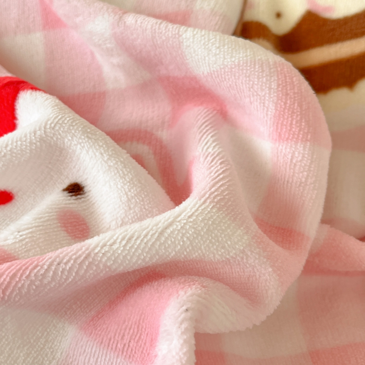 91家纺网 家纺一手货源 找家纺 寻米 2025新款高克重加厚保暖牛奶绒学生宿舍单床笠单件床笠 小喵浮云卷