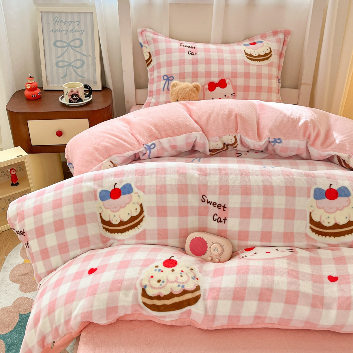 91家纺网 家纺一手货源 找家纺 寻米 2025新款高克重加厚保暖牛奶绒学生宿舍单床笠单件床笠 小喵浮云卷