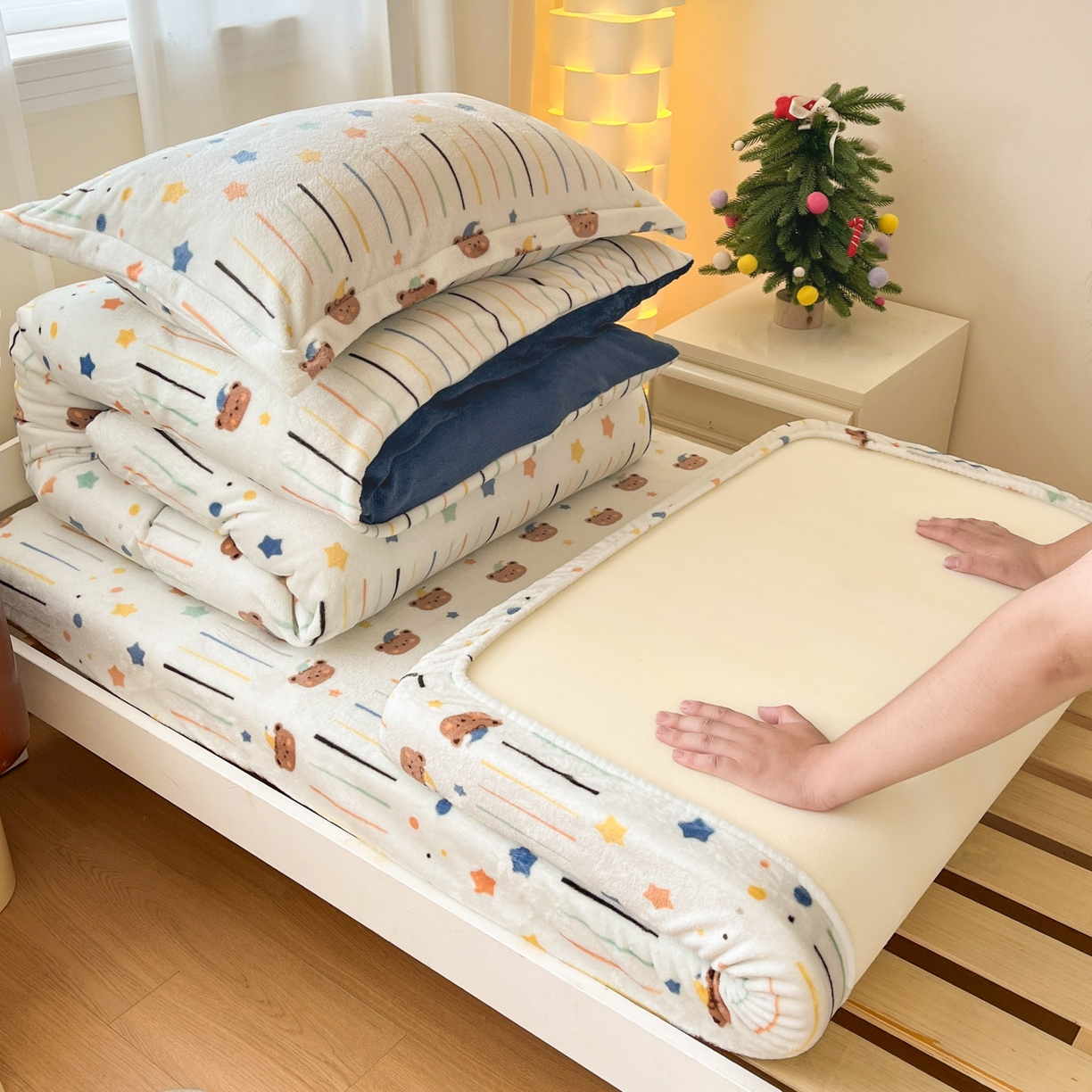 91家纺网 家纺一手货源 找家纺 寻米 2025新款高克重加厚保暖牛奶绒学生宿舍单床笠单件床笠 小熊维尼