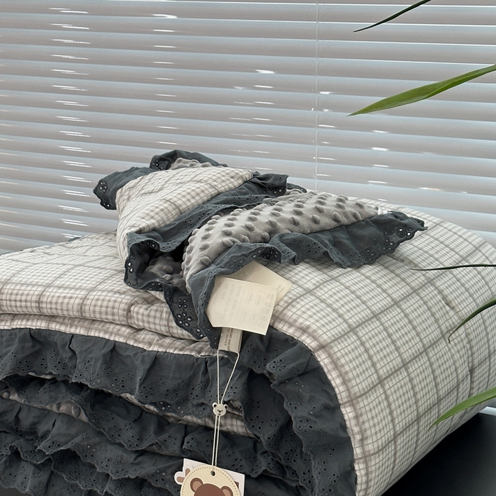 91家纺网 家纺一手货源 找家纺 佰织鑫家居 2025秋冬加厚纯棉全棉法式豆豆被被子被芯蓝格