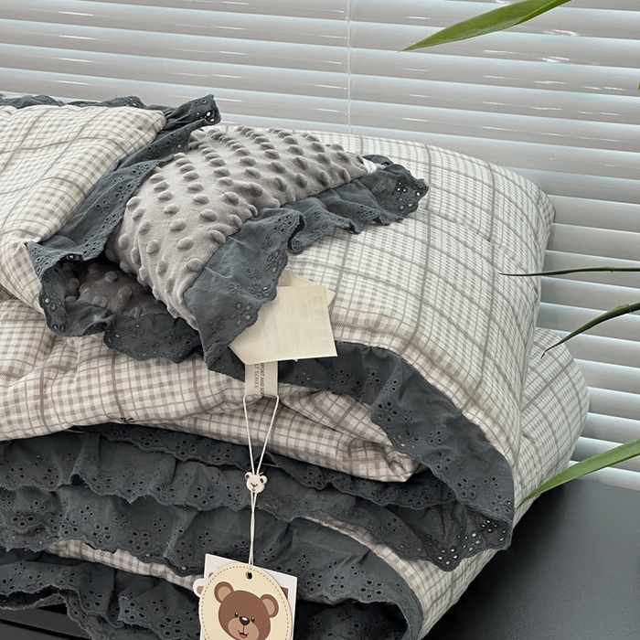 91家纺网 家纺一手货源 找家纺 佰织鑫家居 2025秋冬加厚纯棉全棉法式豆豆被被子被芯蓝格