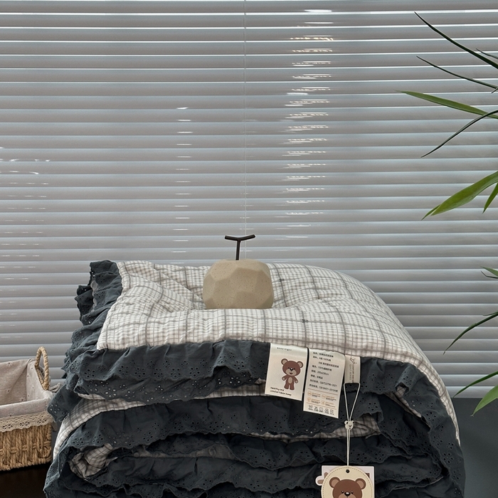 91家纺网 家纺一手货源 找家纺 佰织鑫家居 2025秋冬加厚纯棉全棉法式豆豆被被子被芯蓝格