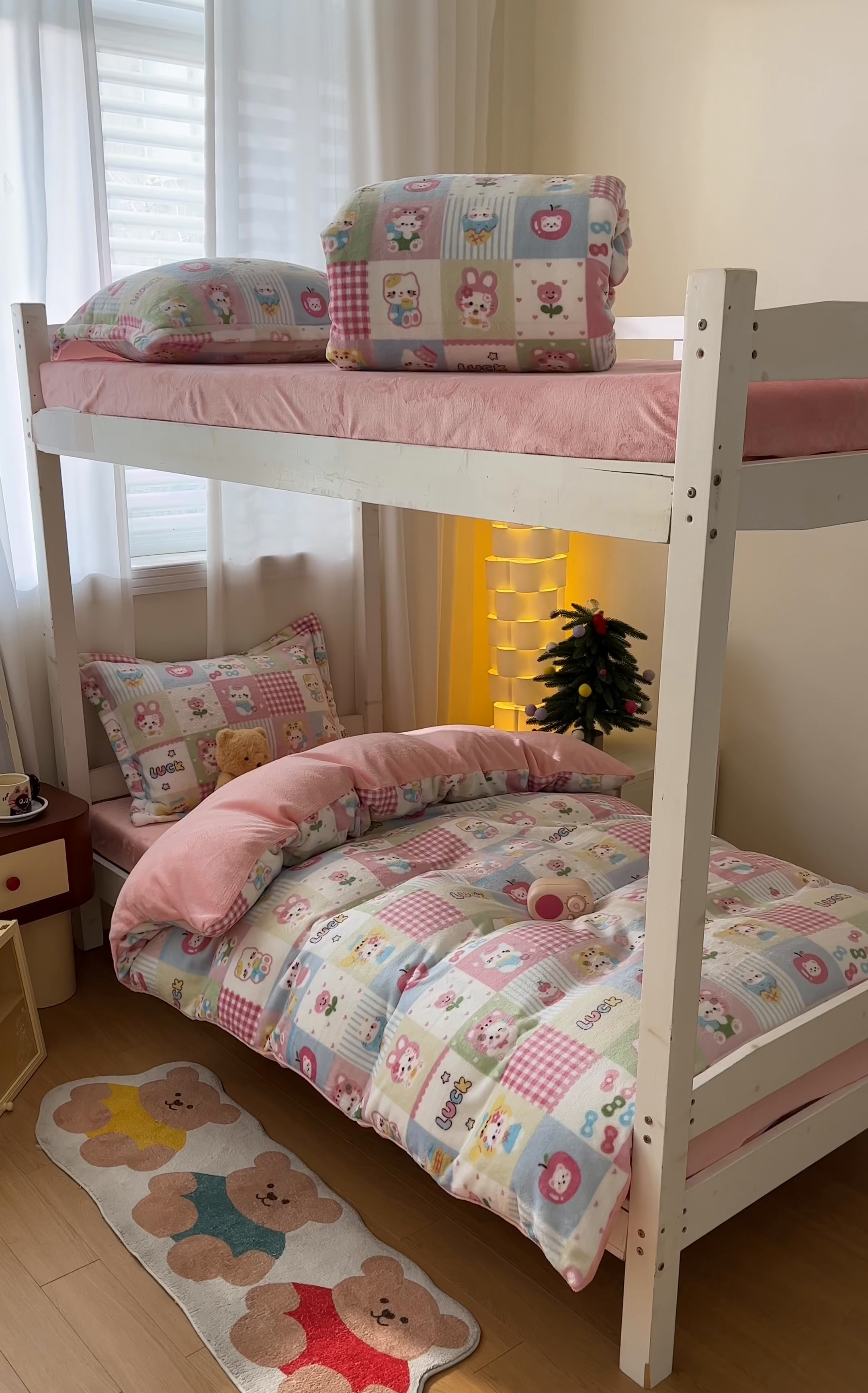 91家纺网 家纺一手货源 找家纺 寻米 2025新款高克重加厚保暖牛奶绒学生宿舍单床笠单件床笠 恋爱日记