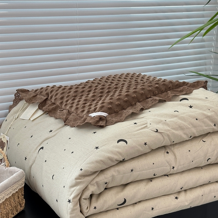 91家纺网 家纺一手货源 找家纺 佰织鑫家居 2025秋冬加厚纯棉全棉法式豆豆被被子被芯星星月亮