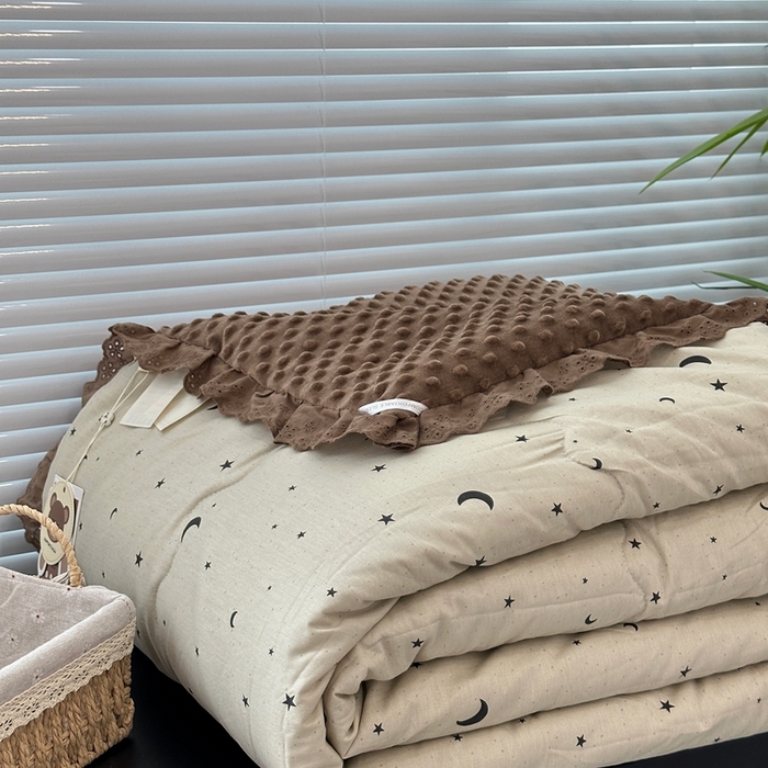 91家纺网 家纺一手货源 找家纺 佰织鑫家居 2025秋冬加厚纯棉全棉法式豆豆被被子被芯星星月亮