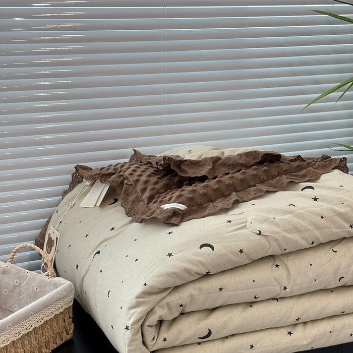 91家纺网 家纺一手货源 找家纺 佰织鑫家居 2025秋冬加厚纯棉全棉法式豆豆被被子被芯星星月亮