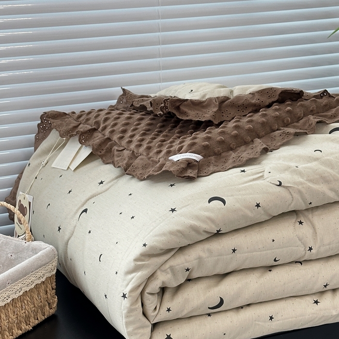 91家纺网 家纺一手货源 找家纺 佰织鑫家居 2025秋冬加厚纯棉全棉法式豆豆被被子被芯星星月亮