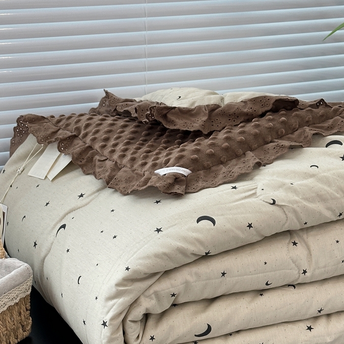 91家纺网 家纺一手货源 找家纺 佰织鑫家居 2025秋冬加厚纯棉全棉法式豆豆被被子被芯星星月亮