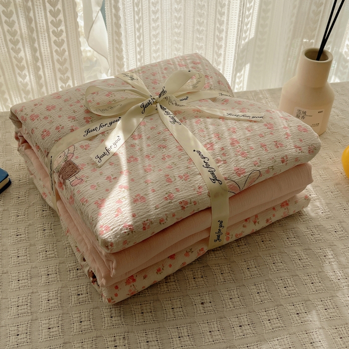 91家纺网 家纺一手货源 找家纺 铺尚美家纺 2025新款亲肤舒适A类云感双层纱印花小清新四件套（提供买家秀） 芭比兔