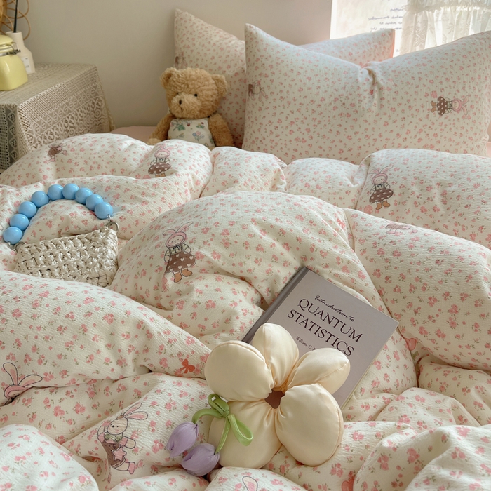 91家纺网 家纺一手货源 找家纺 铺尚美家纺 2025新款亲肤舒适A类云感双层纱印花小清新四件套（提供买家秀） 芭比兔