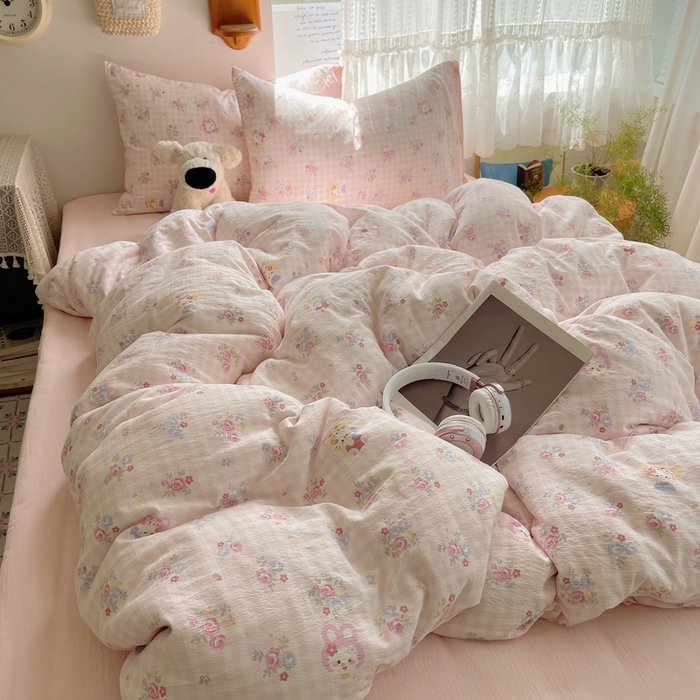 91家纺网 家纺一手货源 找家纺 铺尚美家纺 2025新款亲肤舒适A类云感双层纱印花小清新四件套（提供买家秀） 萌主后花园