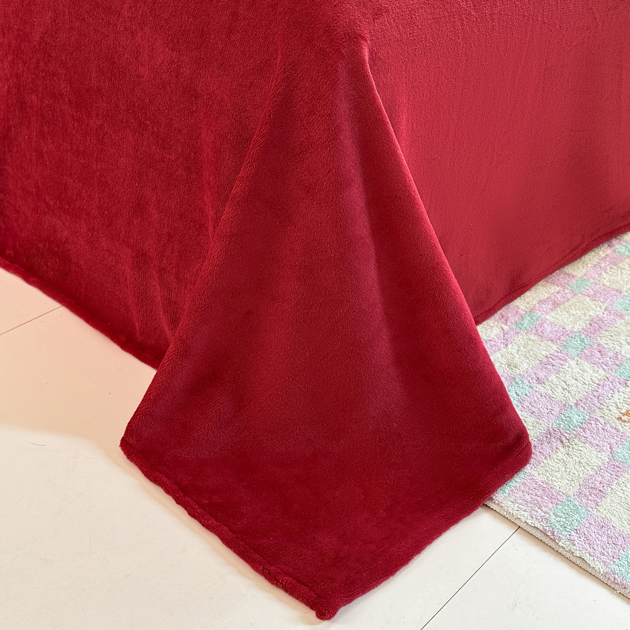 91家纺网 家纺一手货源 找家纺 安哆啦家纺 2025新款小清新双层花边款高克重牛奶绒四件套 爱心-红