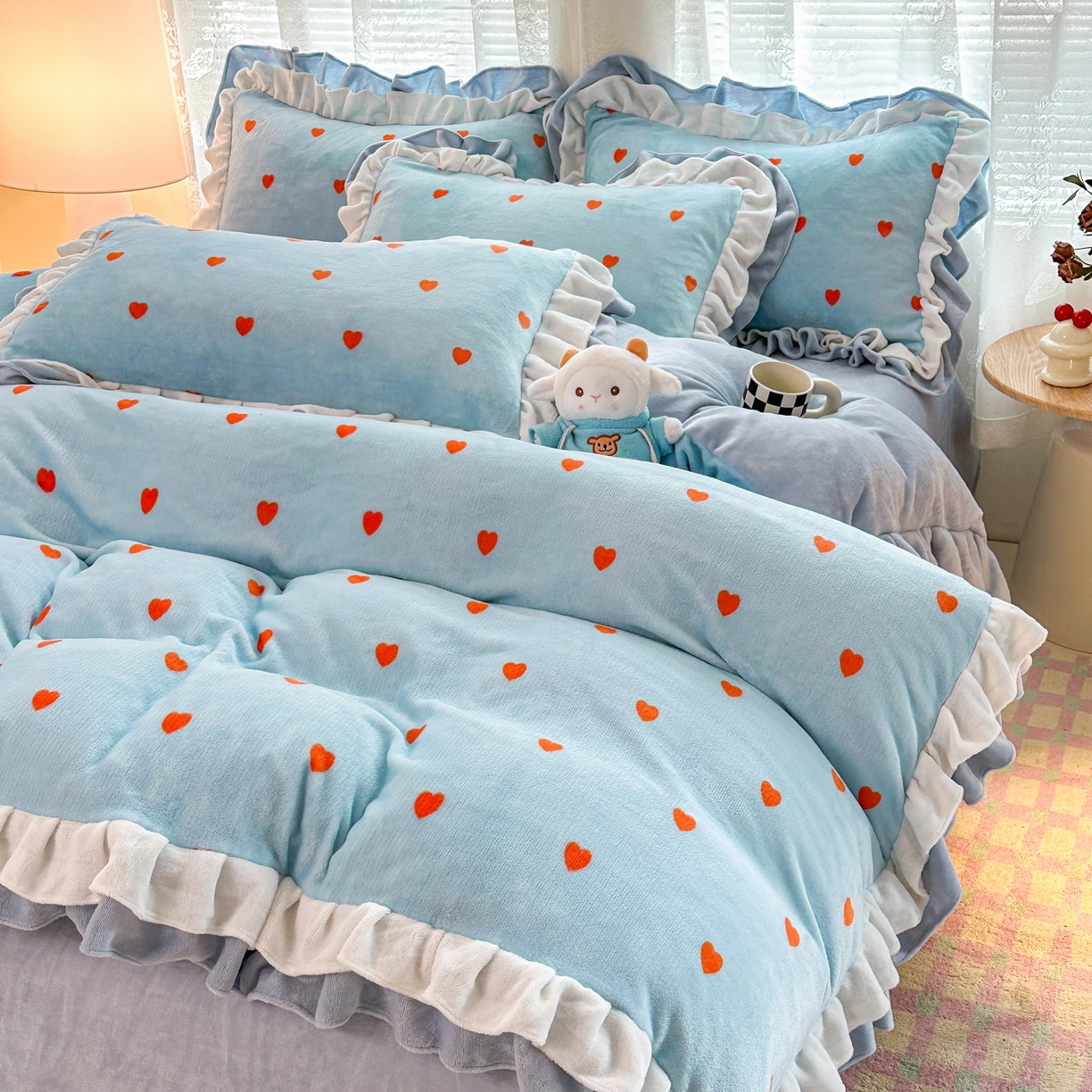 91家纺网 家纺一手货源 找家纺 安哆啦家纺 2025新款小清新双层花边款高克重牛奶绒四件套 爱心-蓝