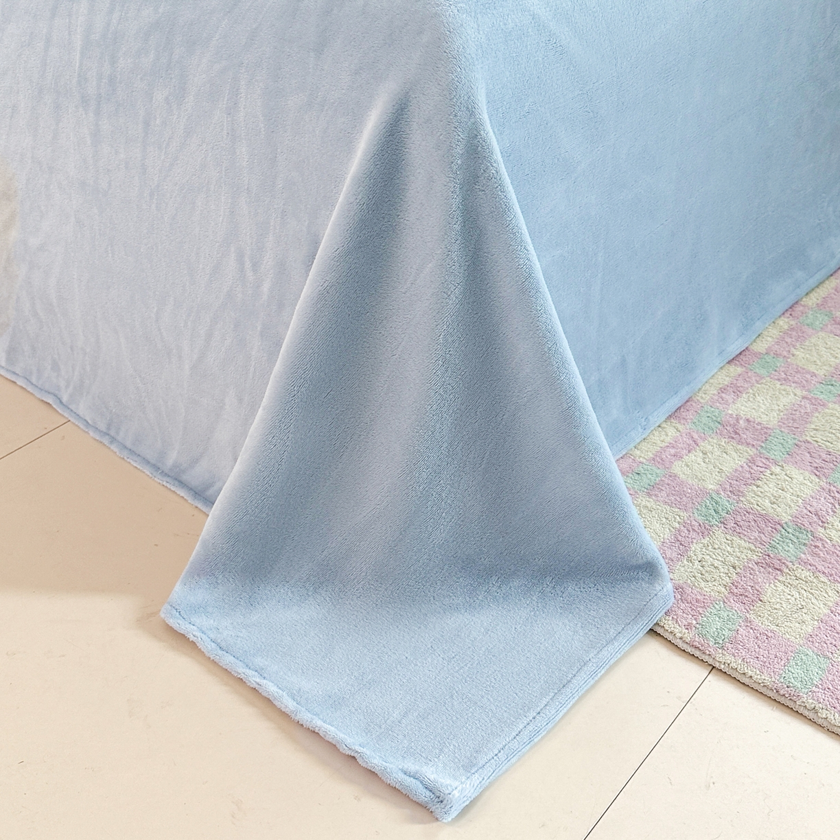 91家纺网 家纺一手货源 找家纺 安哆啦家纺 2025新款小清新双层花边款高克重牛奶绒四件套 爱心-蓝