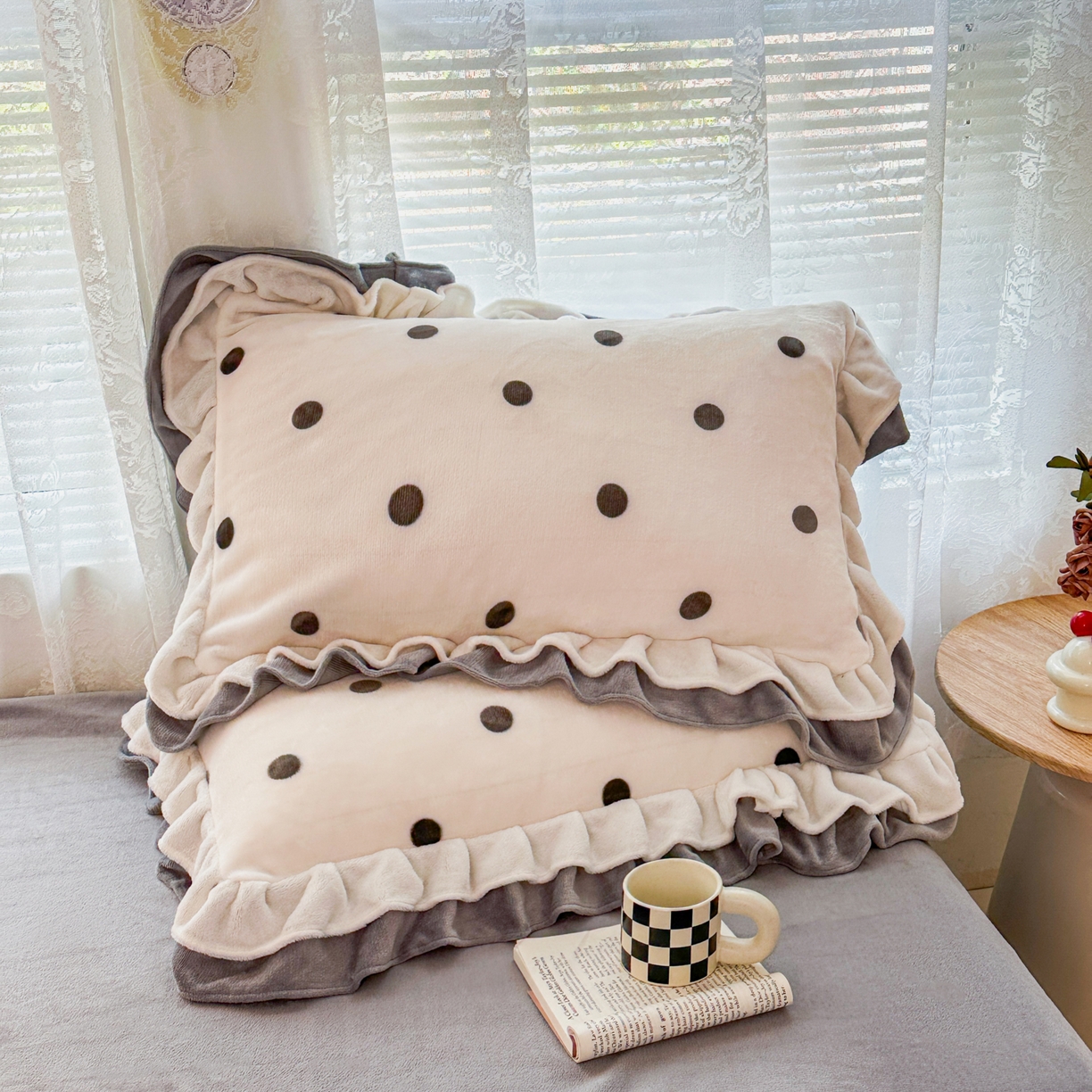 91家纺网 家纺一手货源 找家纺 安哆啦家纺 2025新款小清新双层花边款高克重牛奶绒四件套 波点