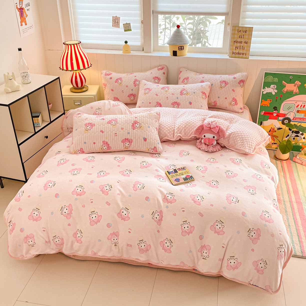 91家纺网 家纺一手货源 找家纺 （总）铺尚美家纺 2025新款高克重牛奶绒豆豆被套床盖悦心系列四件套