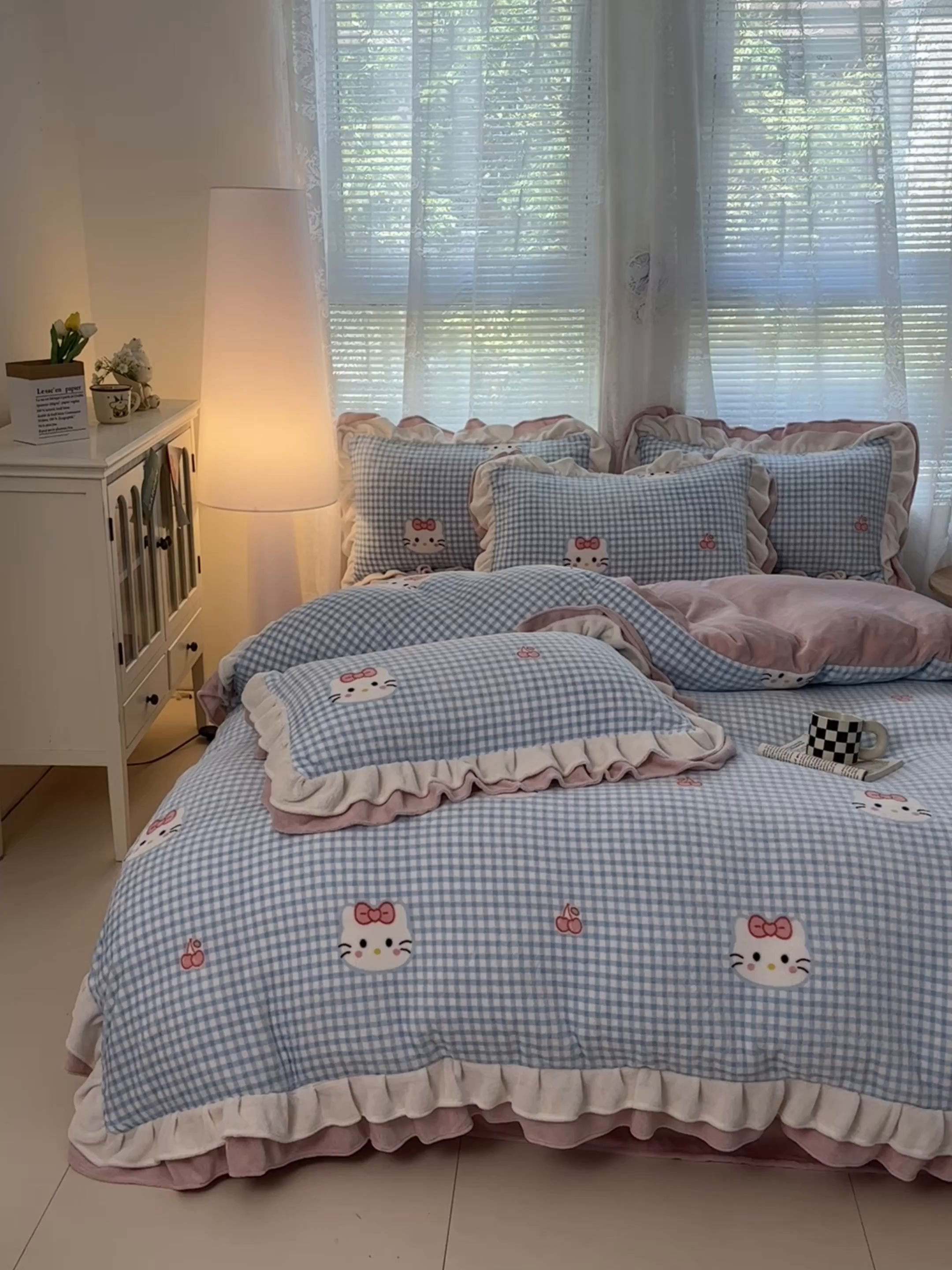 91家纺网 家纺一手货源 找家纺 安哆啦家纺 2025新款小清新双层花边款高克重牛奶绒四件套 条格喵