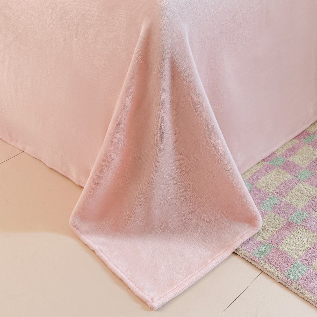 91家纺网 家纺一手货源 找家纺 安哆啦家纺 2025新款小清新双层花边款高克重牛奶绒四件套 小蝴蝶结-粉