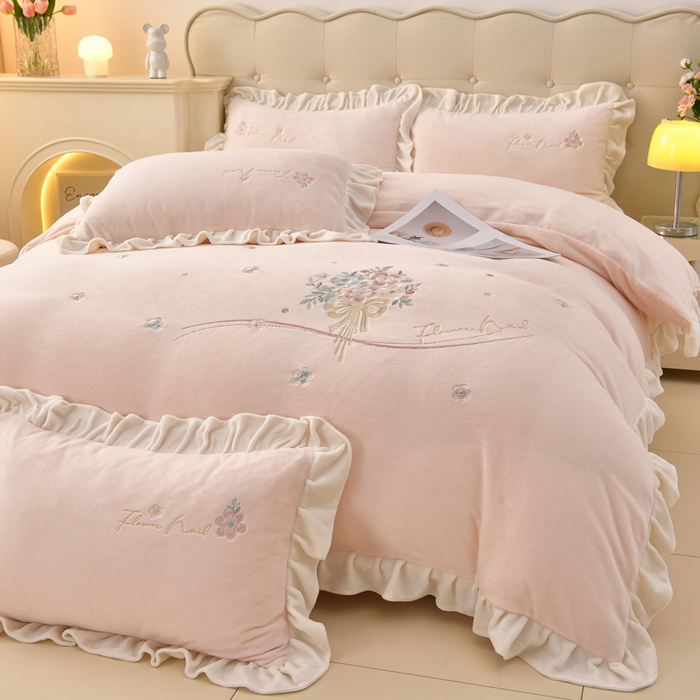 畅畅家纺 2025新款亲肤舒适冬季刺绣花边保暖牛奶绒四件套-花束 花束-淡粉