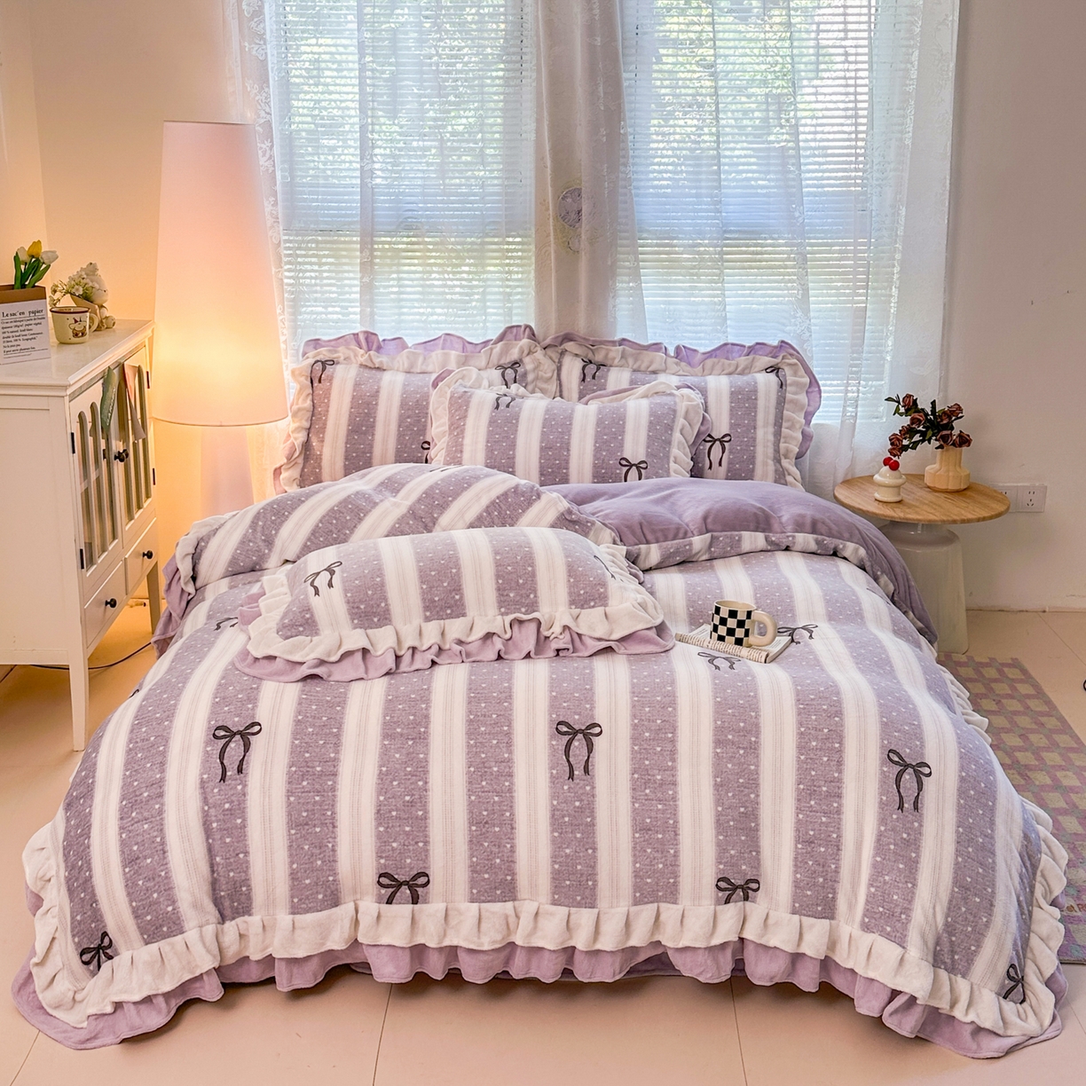 91家纺网 家纺一手货源 找家纺 安哆啦家纺 2025新款小清新双层花边款高克重牛奶绒四件套 紫色蝴蝶结