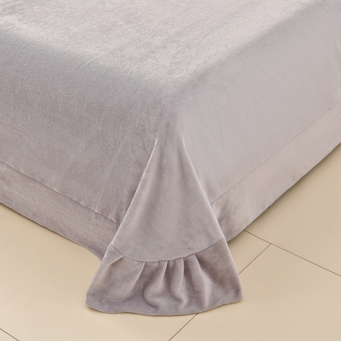 91家纺网 家纺一手货源 找家纺 畅畅家纺 2025新款亲肤舒适冬季刺绣花边保暖牛奶绒四件套-花束 花束-灰